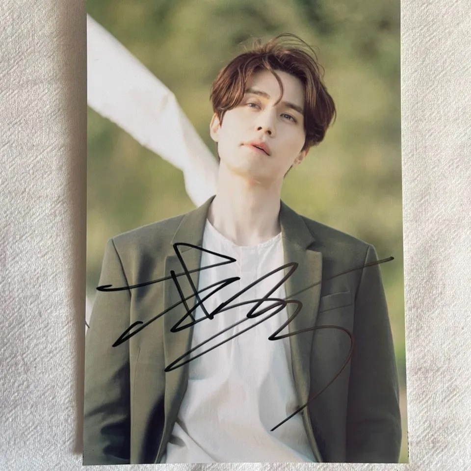 Korean Idol Lee Dong Wook Maga - Korean Lifestyle Magazine บทวิจารณ์และราคา